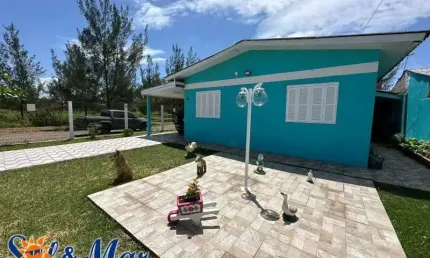 C453 Bela residência de esquina próxima ao mar/Imbé