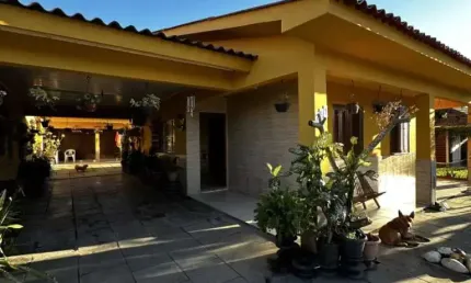 C125 Casa  à venda com anexo nos fundos em Mariluz/Imbé