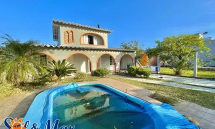 C209 Sobrado com piscina em Mariluz próximo ao mar/Imbé