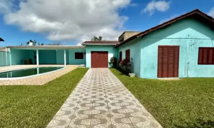 C152 Imóvel com 02 terrenos e piscina na Avenida Mariluz em Imbé/RS