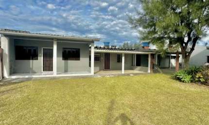 C510 Oportunidade! 02 casas em um só terreno próximo ao mar