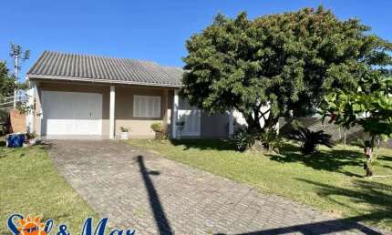 C412 Bela residência com 3 dormitórios, na praia de  Santa Terezinha/Imbé