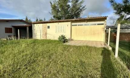 C703 Ótima residência apenas 400 metros do mar/Imbé