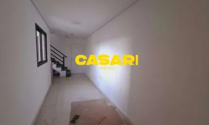 Cobertura Nova à Venda em Santo André – 2 Dorms, Quintal Privativo e Excelente Localização!