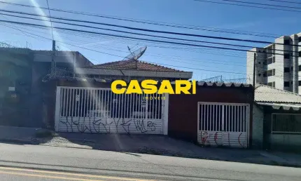 Casa Térrea para Alugar com 4 Dormitórios e 6 Vagas – Uso Residencial ou Comercial