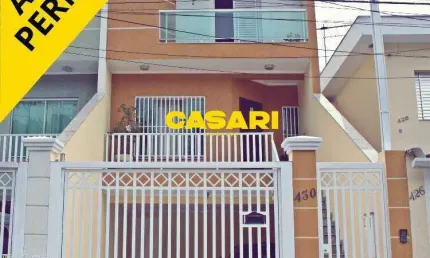 Sobrado Impecável Mobiliado com 3 Suítes e Espaço Gourmet à Venda – Localização Privilegiada