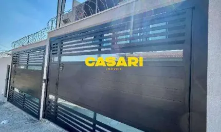 Sobrado 2 suítes à venda e para locação – 96 m² com terraço amplo e garagem | região com comércio e transporte