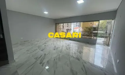 Sobrado amplo com 3 dormitórios e quintal à locação – 304m² próximo à av. kennedy e anchieta
