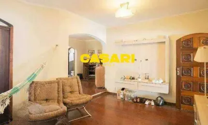 Casa espaçosa com 3 vagas, 2 suítes e área gourmet à venda em São Bernardo do Campo