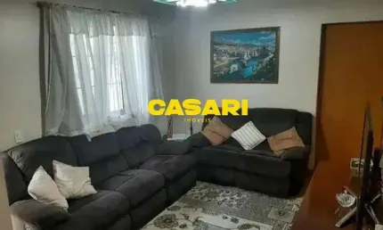 Casa Térrea com Edícula à Venda – 134 m² e 3 Dormitórios em Excelente Localização