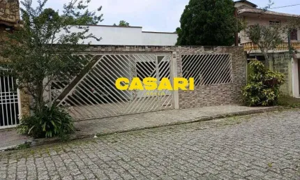 Casa térrea 3 dormitórios com suíte e 5 vagas no Riacho Grande - São Bernardo do Campo
