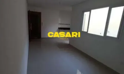 Apartamento com 2 Dormitórios e Quintal à Venda no Jardim Las Vegas – Santo André/SP