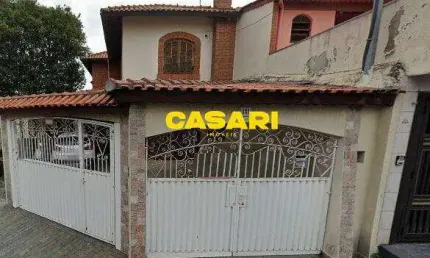 Sobrado com 3 dormitórios e suíte com hidromassagem à venda na Paulicéia – São Bernardo do Campo