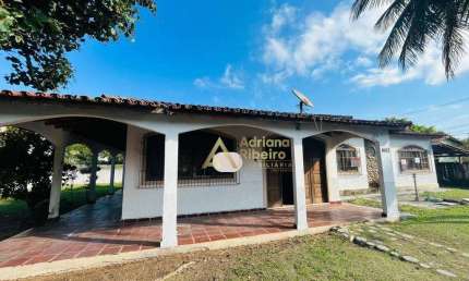 Casa com 4 dormitórios à venda, 262 m² por R$ 600.000 - Barra de São João - Centro - Casimiro de Abreu/RJ