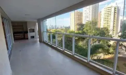 Edifício Central Park com 194 m² - 4 Dormitórios sendo 4 suítes e 4 vagas de garagem