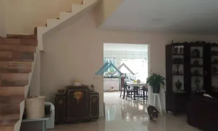 Casa com 3 dormitórios, sendo 1 suíte  à venda, 240 m² por R$ 754.000 - Parque Sinai - Santana de Parnaíba/SP