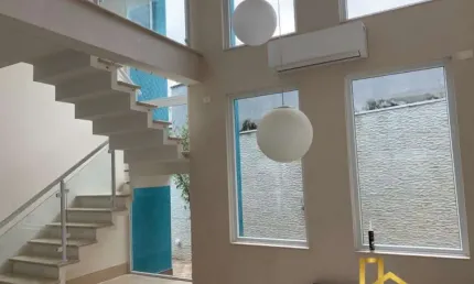 Casa à venda no bairro Suru - Santana de Parnaíba/SP