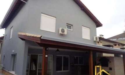 Casa à venda no bairro Morada dos Pinheiros (Aldeia da Serra) - Santana de Parnaíba/SP