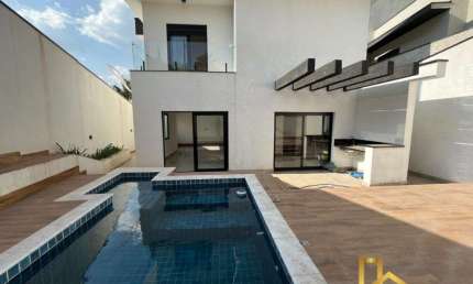 Casa à venda no bairro Suru - Santana de Parnaíba/SP