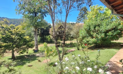 Sítio com vista para a Pedra do Baú – Perfeito para morar e investir!