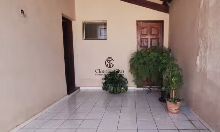 Excelente casa em Pindamonhangaba – 3 quartos, suíte e edícula com quarto!