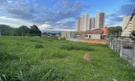 Terreno comercial com localização privilegiada e valor abaixo do mercado!