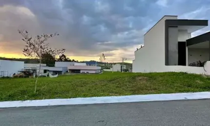 Terreno em Condomínio à venda, no Residencial Ágata - Vale dos Cristais,  em Taubaté, Vale dos Cristais, 250m²