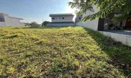 Terreno em Condomínio à venda, no Condomínio Residencial Ouroville,  em Taubaté, Piracangaguá, 350m²
