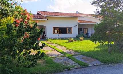 Casa de condomínio à venda, no Condomínio Colonial Vale do Sol,  em Tremembé, Condomínio Colonial Vale do Sol, com 3 quartos, 380m²