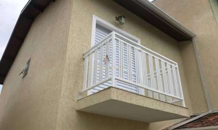 Casa de vila com 2 quartos, 96m², à venda em Taubaté, Centro