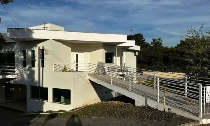 Sobrado com 3 dormitórios, 472 m² - venda por r$ 1.750.000,00 ou aluguel por r$ 6.761,00/mês - nossa senhora do perpétuo socorro - pindamonhangaba/sp