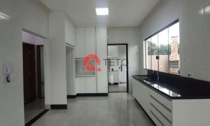 Casa com 3 quartos para alugar na Avenida das Torres, 3805, Jardim Rebouças, Maringá