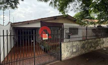 Casa com 3 quartos à venda na Rua Saint Hilaire, 545, Zona 05, Maringá