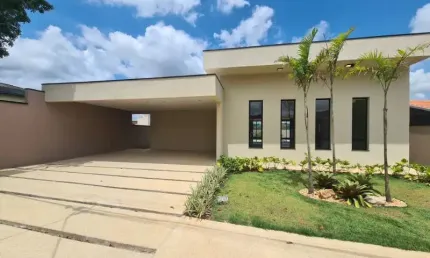 Casa térrea nova no Condomínio  Jd. Shangrila em Atibaia SP. São 3 suítes, área gourmet, piscina...