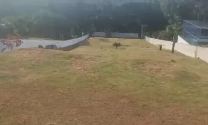 Terreno no condomínio alpes d' ouro em bom jesus dos perdões,  excelente topografia,  vista excelente.  aceita financiamento bancário.