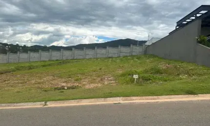 Terreno no condomínio alto do sion em atibaia sp, com excelente topografia e linda vista pra montanhas