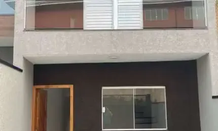Casa à Venda em Atibaia-SP na Vila Petrópolis, 2 Suítes, 2 Salas, 3 Banheiros, 2 Vagas de Garagem, 92m²!