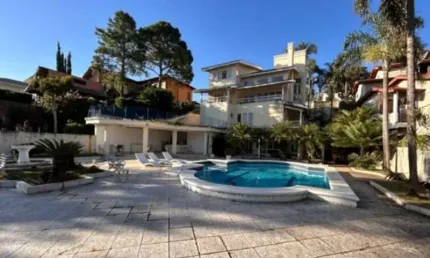 CASA A VENDA NO CONDOMÍNIO  FLAMBOYANT Atibaia-SP,  4 quartos, 2 suítes, 5 salas, 4 vagas de garagem, 987m²