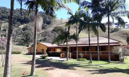 Sitio localizado em cambui- mg área de 240.000 metros quadrados.