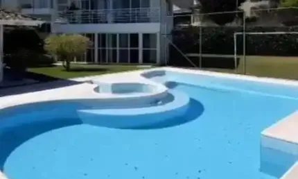Luxuosa Casa em Condomínio à Venda ou Locação em Atibaia-SP, Bairro Condomínio Flamboyant: 5 Quartos, 3 Suítes, 3 Salas, 6 Banheiros, 570 m². Venha Conferir!