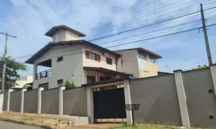 Casa com 3 quartos à venda na Rua Edward Guedes Toledo, 177, Jardim das Cerejeiras, Atibaia