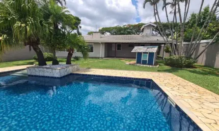 Casa térrea próximo a Al Lucas Nogueira Garcez, com 3 dormitórios sendo 1 suíte com closet,  todos com ar condicionado