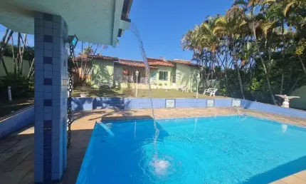 Casa térrea no bairro Vila Giglio em Atibaia SP, 3 suítes, piscina, área gourmet,  suites de hóspedes, salão de festas.