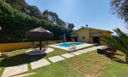 Imperdível Casa em Condomínio à Venda em Atibaia-SP, Bairro Condomínio Portal dos Nobres: 4 Quartos, 1 Suíte, 2 Salas, 6 Vagas, 270m².