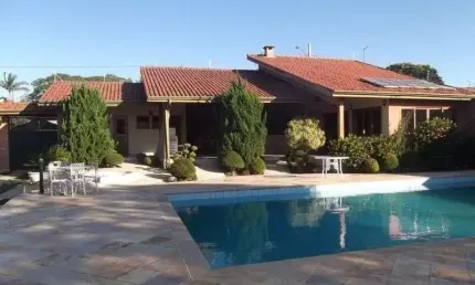 Casa térrea com 4 suítes, piscina, área gourmet, no bairro vila giglio  em atibaia sp