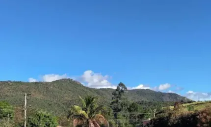 Casa térrea na vila santista em  atibaia sp. piscina, área gourmet, edícula e muito espaço verde em uma excelente localização.