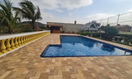 Casa térrea no condomínio vila dom pedro em atibaia sp.