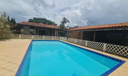 Casa térrea para locação ou venda em Atibaia no bairro Vila Giglio.
