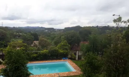Chacara em Atibaia,  com 3 mil m2, Casa principal com 4 dormitórios sendo 1 suíte, sala, cozinha, wc social, piscina, área gourmet