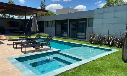 Espetacular Casa de Luxo em Condomínio Flamboyant - Atibaia-SP! 4 quartos, 4 suítes, 3 salas, 7 banheiros, 4 vagas, 500m², pedra grande